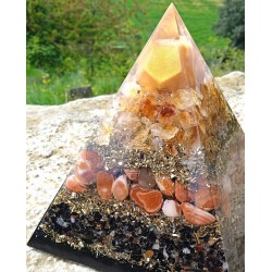 PIRÁMIDE GIGANTE DE ORGONITE