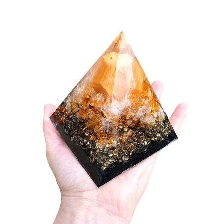 PIRÁMIDE GRANDE DE ORGONITE: Cuarzo Citrino y Dodecedro