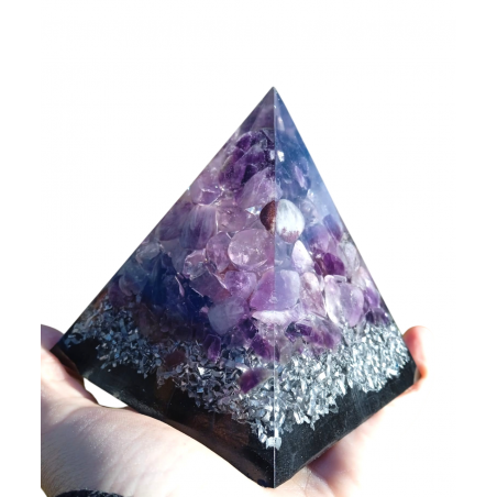 PIRÁMIDE GRANDE DE ORGONITE: Amatista