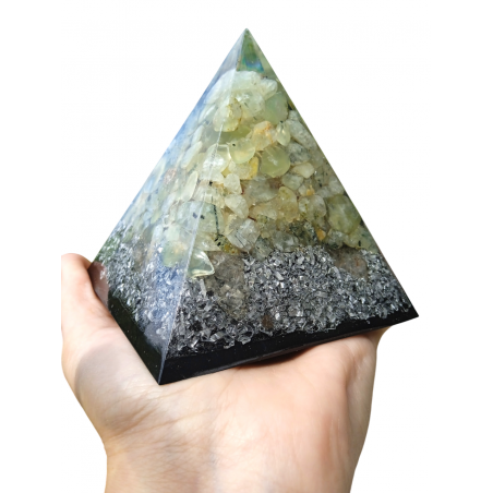 PIRÁMIDE GRANDE DE ORGONITE: Prehenita (Sanadora)